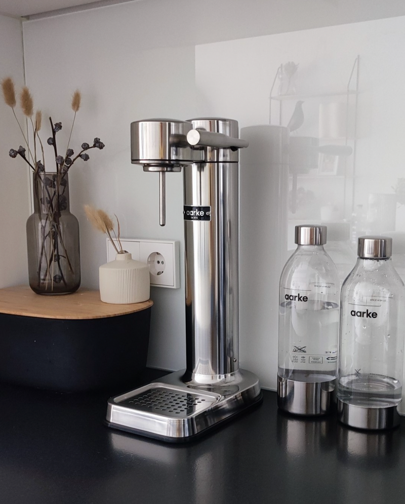 Kitchen & Bar
