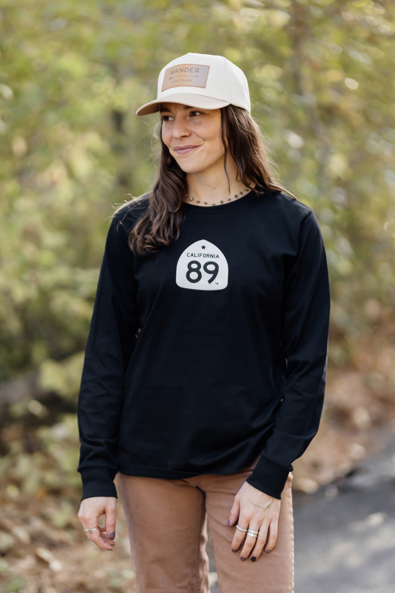 Women's Shield & Mountain Long Sleeve Tee in Black